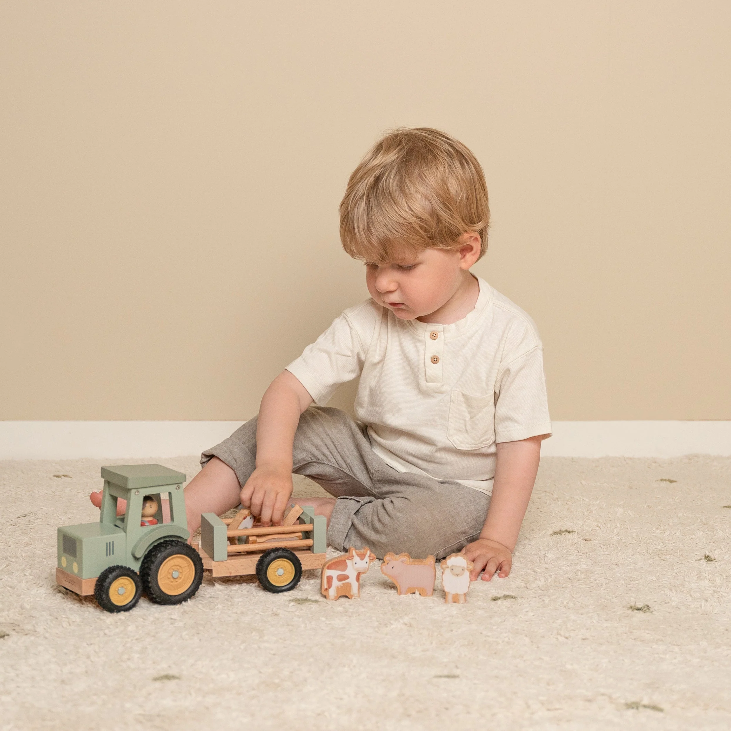 Wooden Tractor With Trailer - Image 11